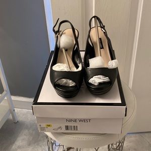 Sz 8 leather peek a boo platform leather sandals